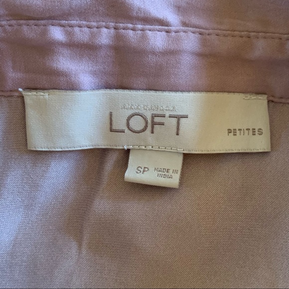 Ann Taylor LOFT - Light Plum Henley Shell w/ Gathered Drape Shoulders - Sz. SP - Picture 3 of 5